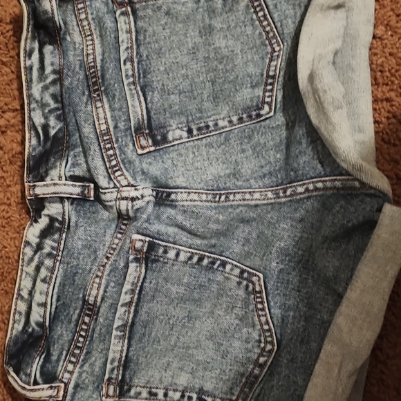 Short - Picture 3 of 4